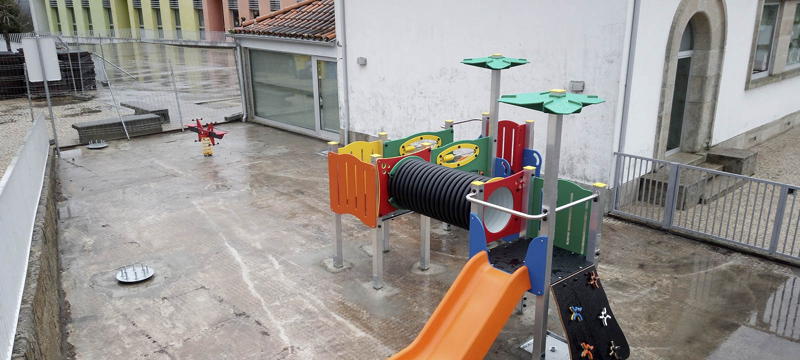 Requalificação dos Parques Infantis dos Centros Escolares de Cinfães