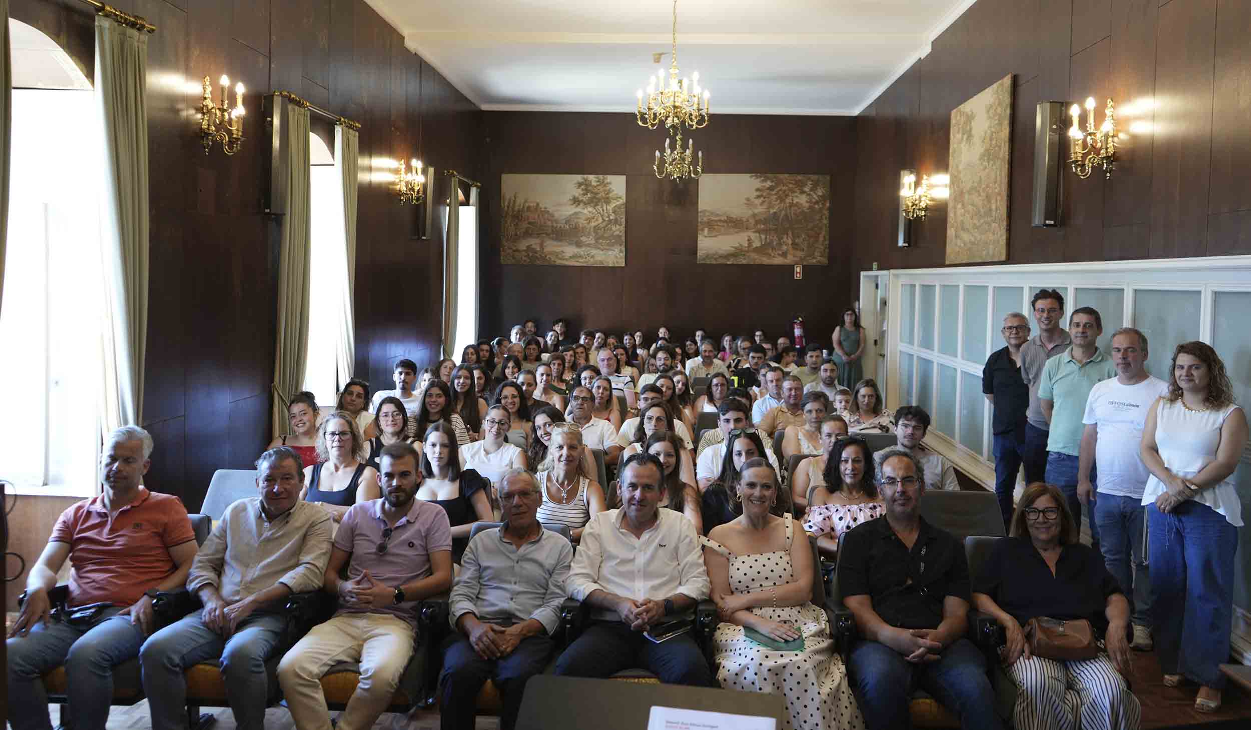Câmara entrega 224 bolsas de estudo no valor de 110 mil euros