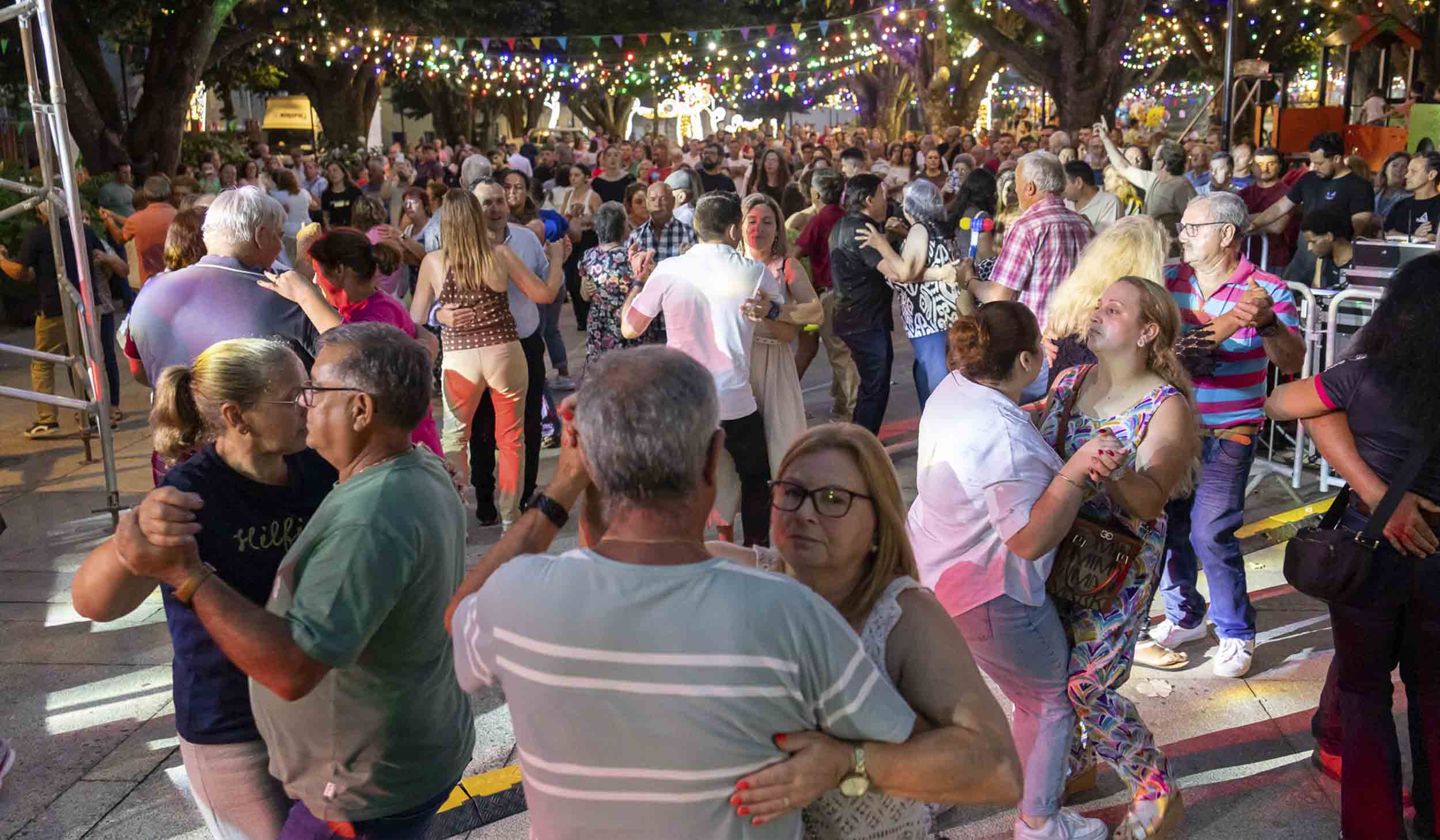 Festejos de São João regressaram às tradições no centro da vila de Cinfães