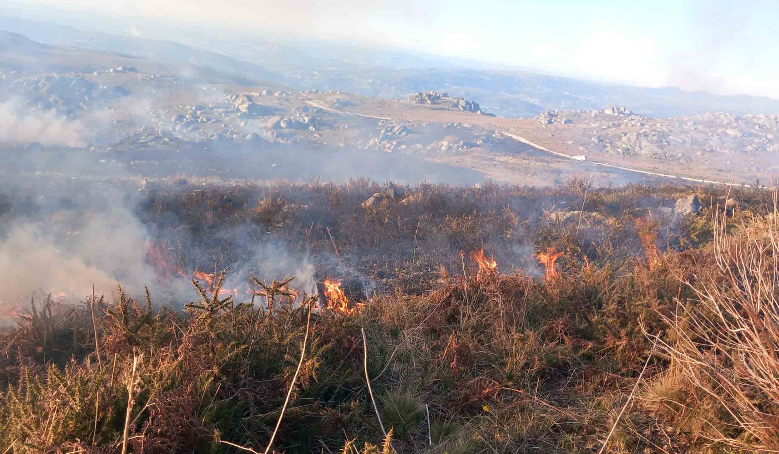 Realização de queimadas na Serra de Montemuro