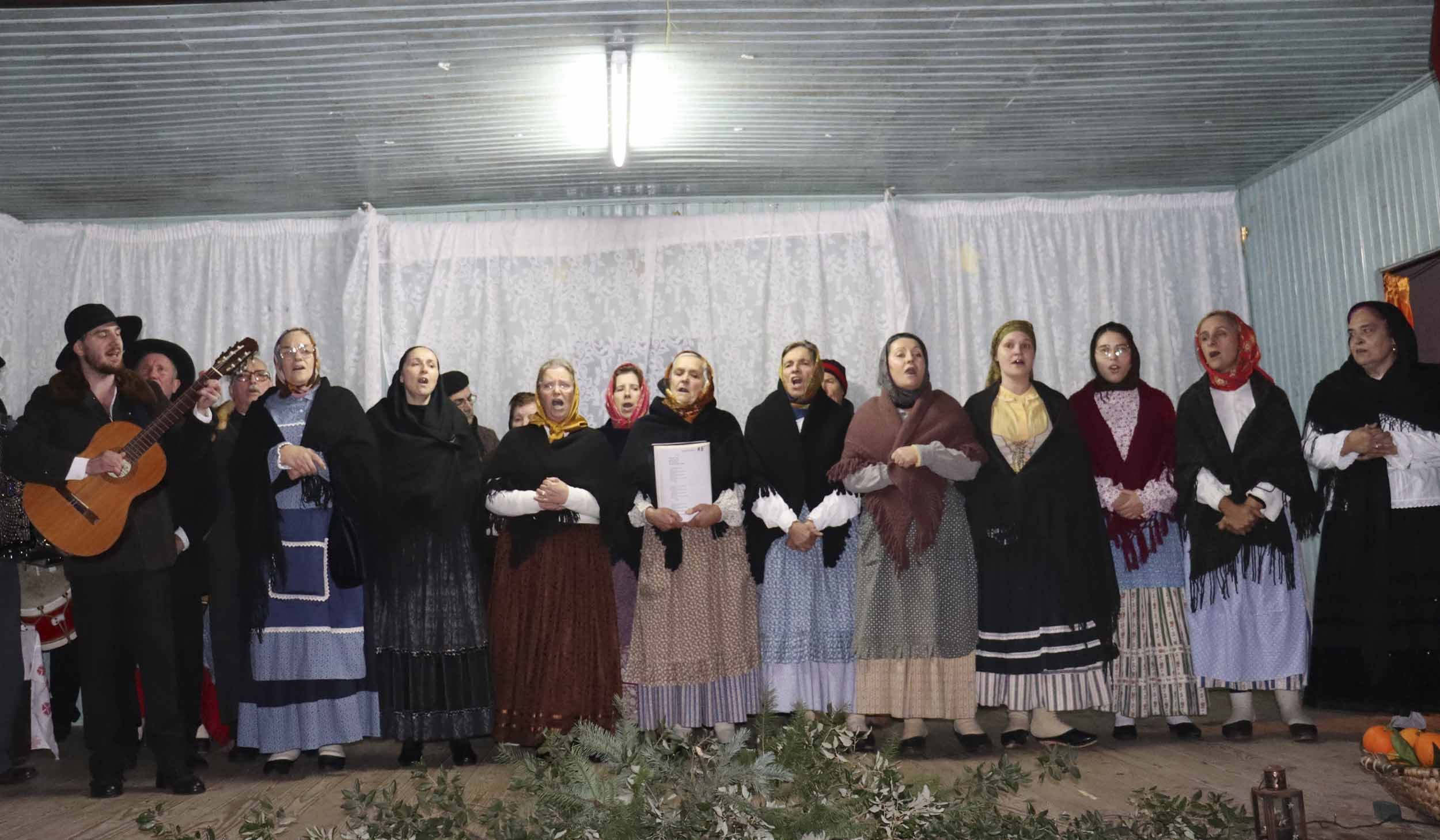 Cantar das Janeiras animou o Centro Social e Paroquial de Travanca