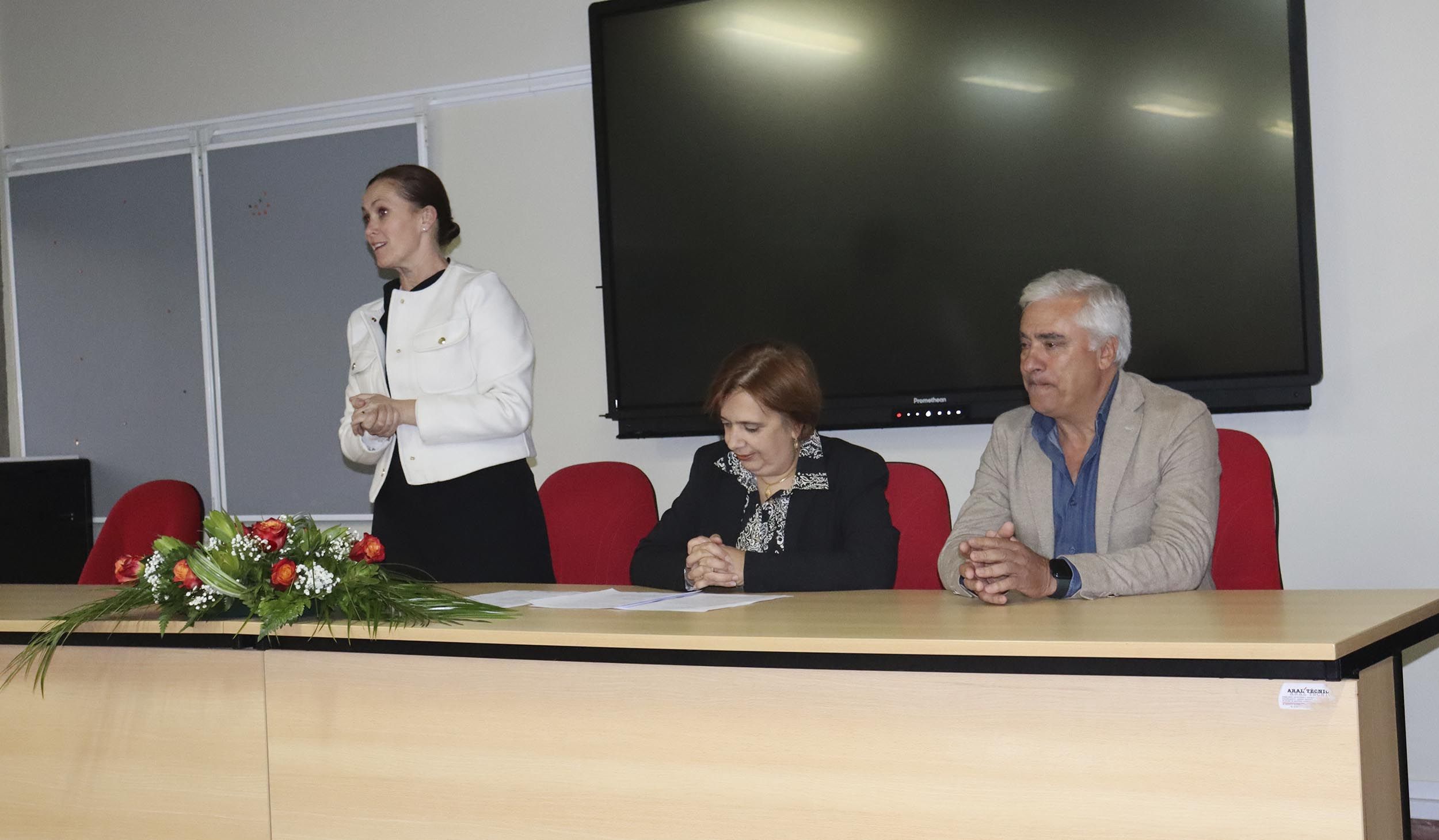 Avelino Evaristo reconduzido na Escola Secundária