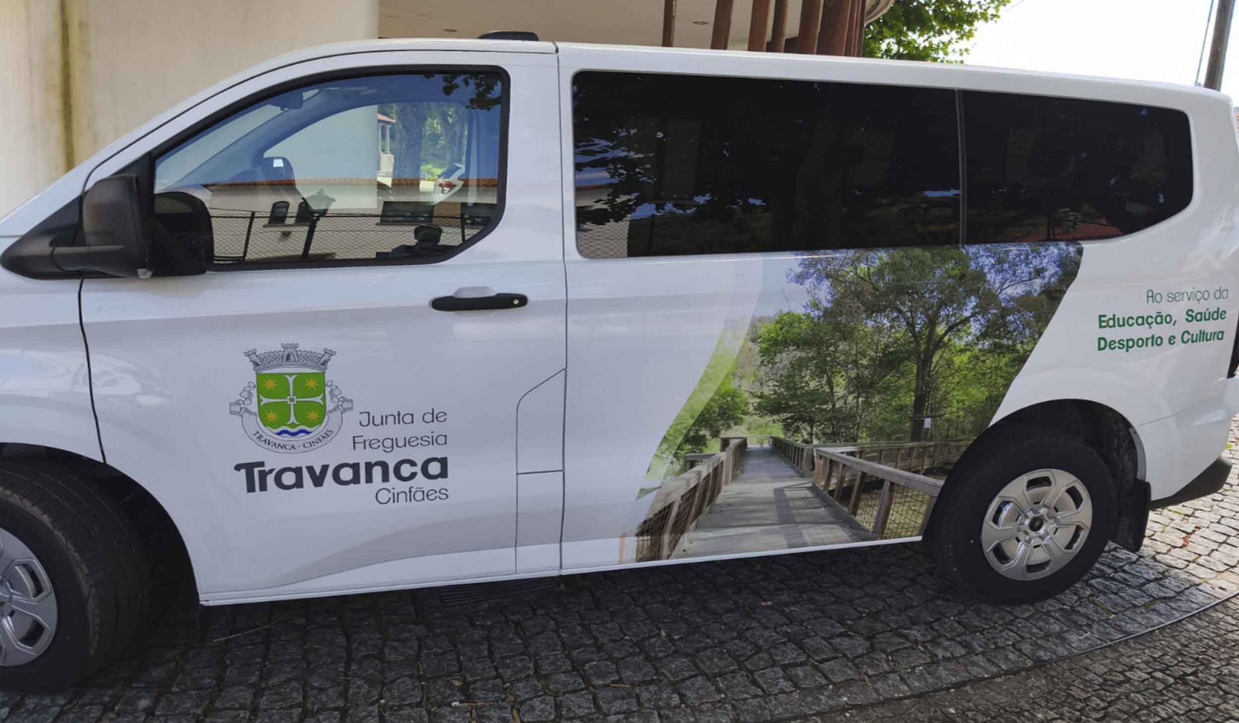 Câmara apoia Junta de Travanca na aquisição de viatura para serviços à comunidade
